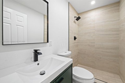 House in Miami, Florida 4 bedrooms, 124.58 sq.m. № 1881515 - photo 21