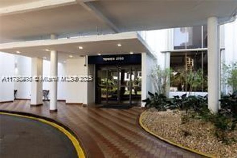 Condo in Aventura, Florida, 2 bedrooms  № 1861516 - photo 10