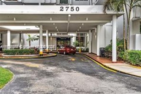Condo in Aventura, Florida, 2 bedrooms  № 1861516 - photo 9
