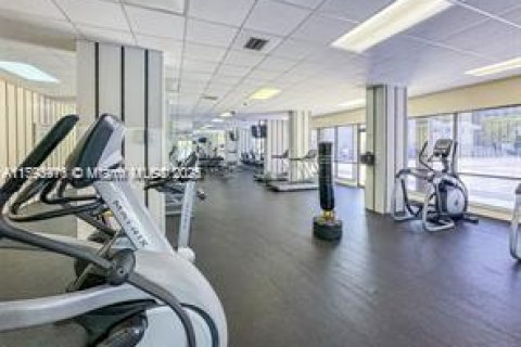 Condo in Aventura, Florida, 2 bedrooms  № 1861516 - photo 11