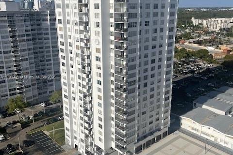 Condo in Aventura, Florida, 2 bedrooms  № 1861516 - photo 1