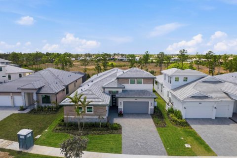 House in Palm Beach Gardens, Florida 4 bedrooms, 304.16 sq.m. № 2146399 - photo 2