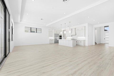 House in Palm Beach Gardens, Florida 4 bedrooms, 304.16 sq.m. № 2146399 - photo 19