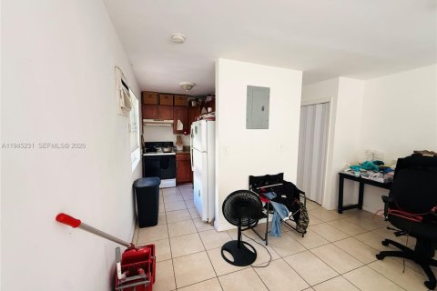 Propiedad comercial en venta en Fort Lauderdale, Florida, 168.15 m2 № 2001767 - foto 16