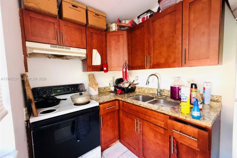 Propiedad comercial en venta en Fort Lauderdale, Florida, 168.15 m2 № 2001767 - foto 18