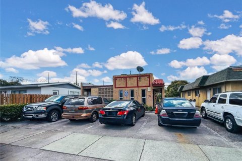Propiedad comercial en venta en Fort Lauderdale, Florida, 168.15 m2 № 2001767 - foto 2
