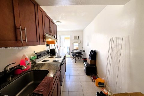 Propiedad comercial en venta en Fort Lauderdale, Florida, 168.15 m2 № 2001767 - foto 12