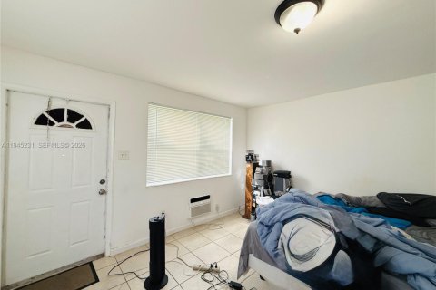 Propiedad comercial en venta en Fort Lauderdale, Florida, 168.15 m2 № 2001767 - foto 19