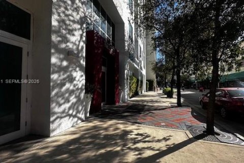 Condominio en alquiler en Miami, Florida, 1 dormitorio, 60.48 m2 № 2054358 - foto 3