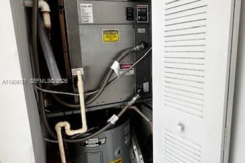 Condominio en alquiler en Miami, Florida, 1 dormitorio, 60.48 m2 № 2054358 - foto 23