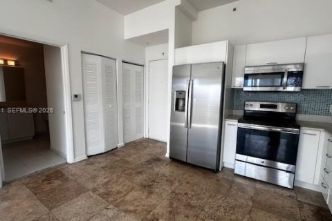 Condominio en alquiler en Miami, Florida, 1 dormitorio, 60.48 m2 № 2054358 - foto 10