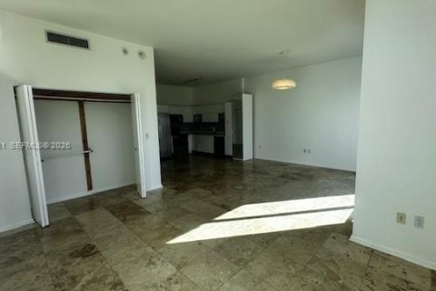 Condominio en alquiler en Miami, Florida, 1 dormitorio, 60.48 m2 № 2054358 - foto 15