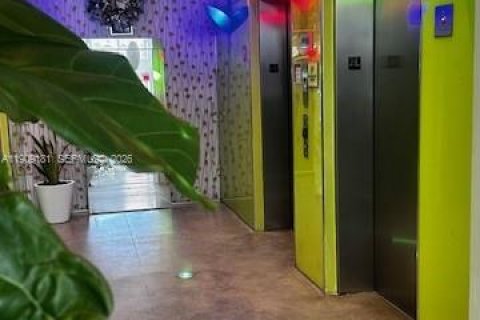 Condominio en alquiler en Miami, Florida, 1 dormitorio, 60.48 m2 № 2054358 - foto 6