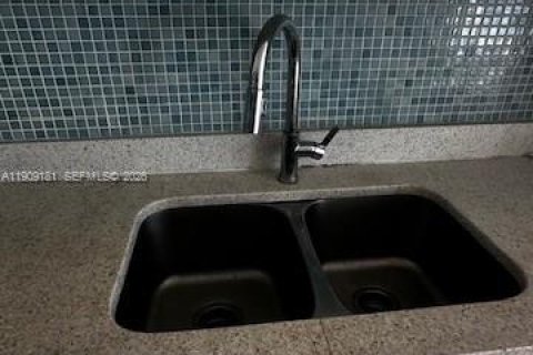 Condominio en alquiler en Miami, Florida, 1 dormitorio, 60.48 m2 № 2054358 - foto 21