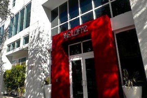 Condominio en alquiler en Miami, Florida, 1 dormitorio, 60.48 m2 № 2054358 - foto 2