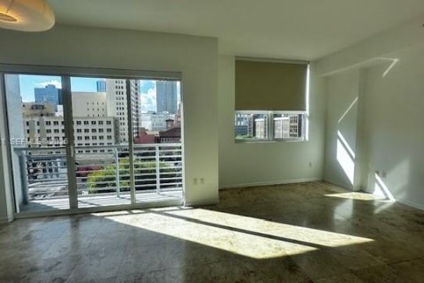 Condominio en alquiler en Miami, Florida, 1 dormitorio, 60.48 m2 № 2054358 - foto 17