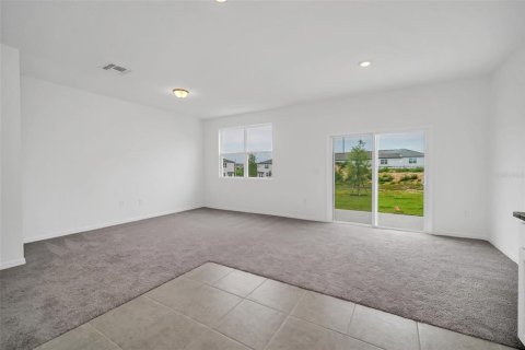 Townhouse in Davenport, Florida 3 bedrooms, 137.5 sq.m. № 1435784 - photo 6