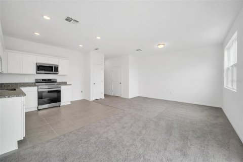 Townhouse in Davenport, Florida 3 bedrooms, 137.5 sq.m. № 1435784 - photo 7