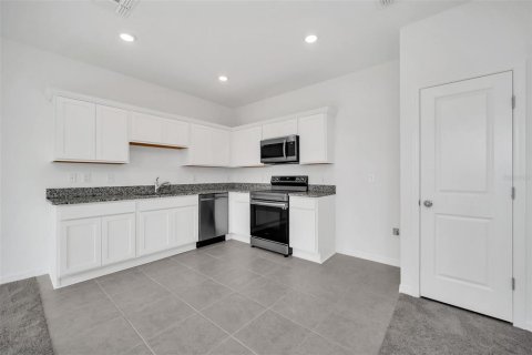 Townhouse in Davenport, Florida 3 bedrooms, 137.5 sq.m. № 1435784 - photo 10