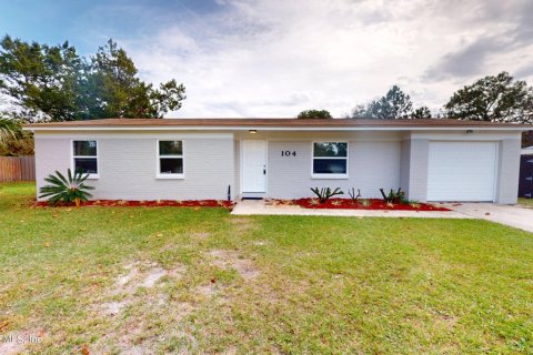 House in Ponte Vedra Beach, Florida 3 bedrooms, 100.15 sq.m. № 829542 - photo 1
