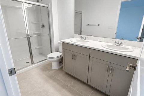 Townhouse in Sarasota, Florida 3 bedrooms, 136.57 sq.m. № 2277597 - photo 4