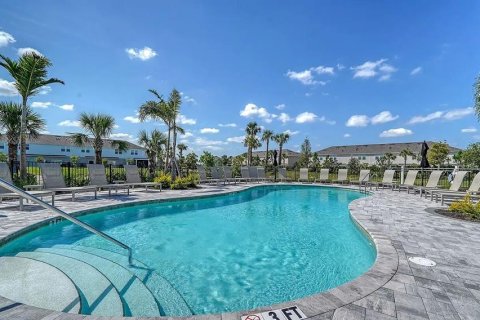 Townhouse in Sarasota, Florida 3 bedrooms, 136.57 sq.m. № 2277597 - photo 13