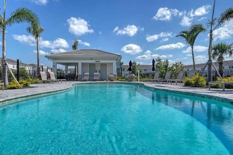 Townhouse in Sarasota, Florida 3 bedrooms, 136.57 sq.m. № 2277597 - photo 11
