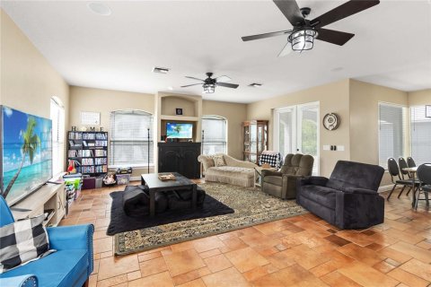 House in Orlando, Florida 4 bedrooms, 508.64 sq.m. № 1649442 - photo 26