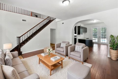 Casa en venta en Tampa, Florida, 4 dormitorios, 274.25 m2 № 1648983 - foto 4