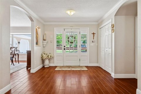 House in Tampa, Florida 5 bedrooms, 351.82 sq.m. № 1758236 - photo 5