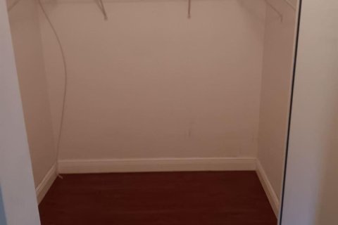 Снять в аренду таунхаус в Лейк-Уорт, Флорида 3 комнаты, 151.24м2, № 2249200 - фото 9