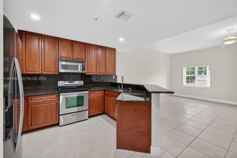 Touwnhouse à vendre à Pompano Beach, Floride: 3 chambres, 210.7 m2 № 2030119 - photo 21