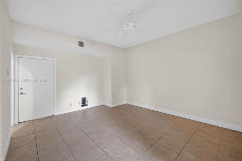 Touwnhouse à vendre à Pompano Beach, Floride: 3 chambres, 210.7 m2 № 2030119 - photo 8
