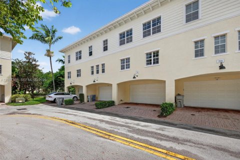 Touwnhouse à vendre à Pompano Beach, Floride: 3 chambres, 210.7 m2 № 2030119 - photo 5