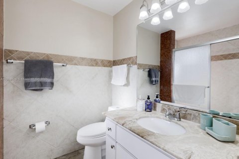 House in Cape Coral, Florida 3 bedrooms № 1965016 - photo 10