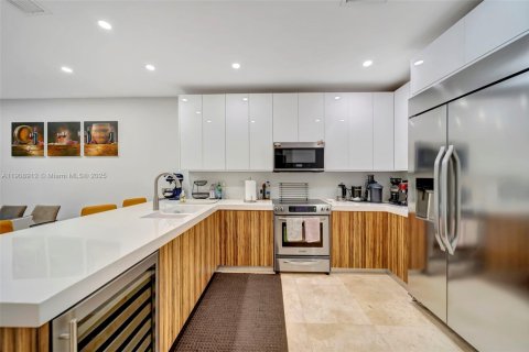 Touwnhouse à vendre à Doral, Floride: 3 chambres, 186.55 m2 № 2013941 - photo 13