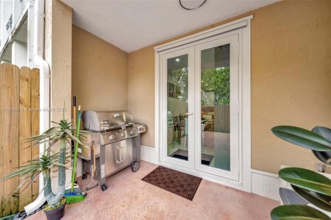 Touwnhouse à vendre à Doral, Floride: 3 chambres, 186.55 m2 № 2013941 - photo 24