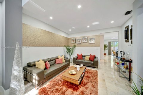 Touwnhouse à vendre à Doral, Floride: 3 chambres, 186.55 m2 № 2013941 - photo 7