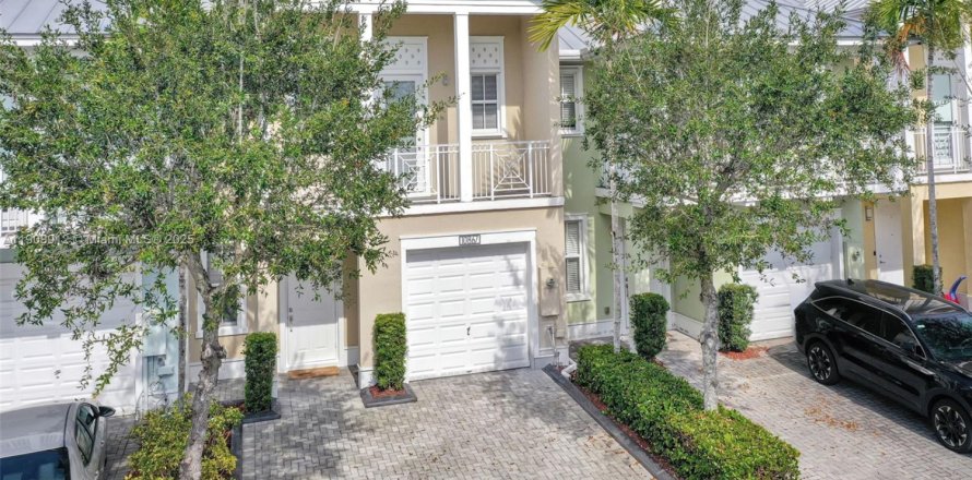 Touwnhouse à Doral, Floride 3 chambres, 186.55 m2 № 2013941