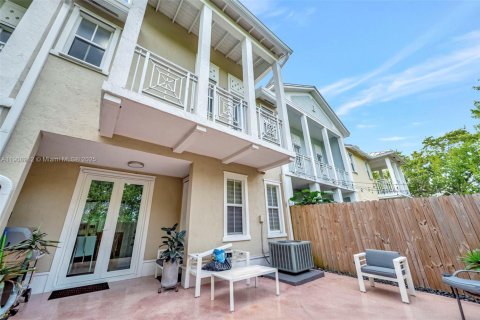 Touwnhouse à vendre à Doral, Floride: 3 chambres, 186.55 m2 № 2013941 - photo 27