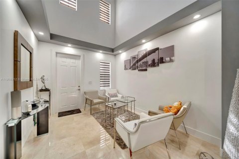 Touwnhouse à vendre à Doral, Floride: 3 chambres, 186.55 m2 № 2013941 - photo 6