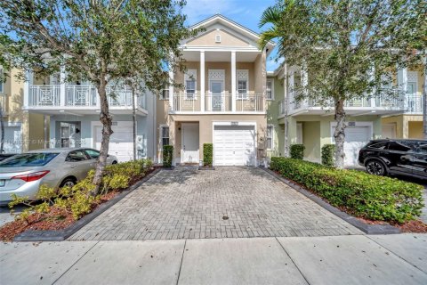 Touwnhouse à vendre à Doral, Floride: 3 chambres, 186.55 m2 № 2013941 - photo 3