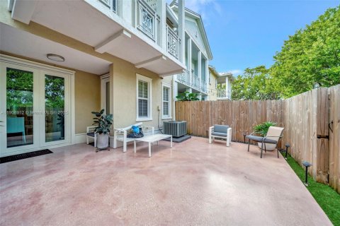 Touwnhouse à vendre à Doral, Floride: 3 chambres, 186.55 m2 № 2013941 - photo 26
