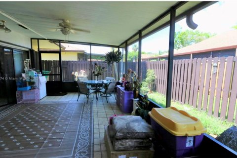 Casa en venta en Davie, Florida, 3 dormitorios, 169.36 m2 № 1951340 - foto 11
