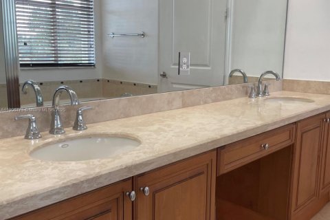 Condominio en venta en Sunrise, Florida, 3 dormitorios, 173.26 m2 № 1967817 - foto 18