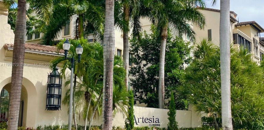 Condominio en Sunrise, Florida, 3 dormitorios № 1967817