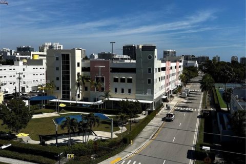 Condo in Bay Harbor Islands, Florida, 1 bedroom  № 1865075 - photo 1