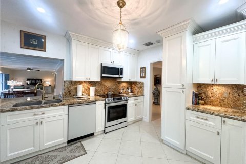 House in Palmetto Bay, Florida 3 bedrooms, 218.51 sq.m. № 1818091 - photo 30