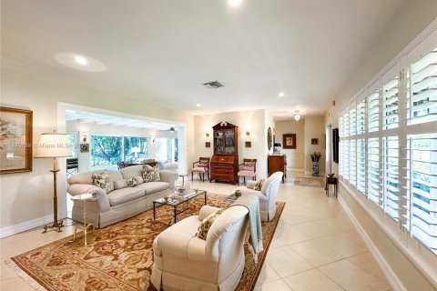 House in Palmetto Bay, Florida 3 bedrooms, 218.51 sq.m. № 1818091 - photo 20