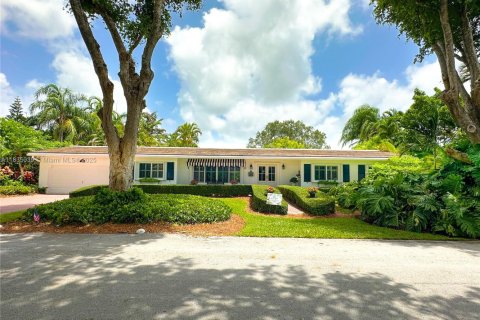 House in Palmetto Bay, Florida 3 bedrooms, 218.51 sq.m. № 1818091 - photo 1
